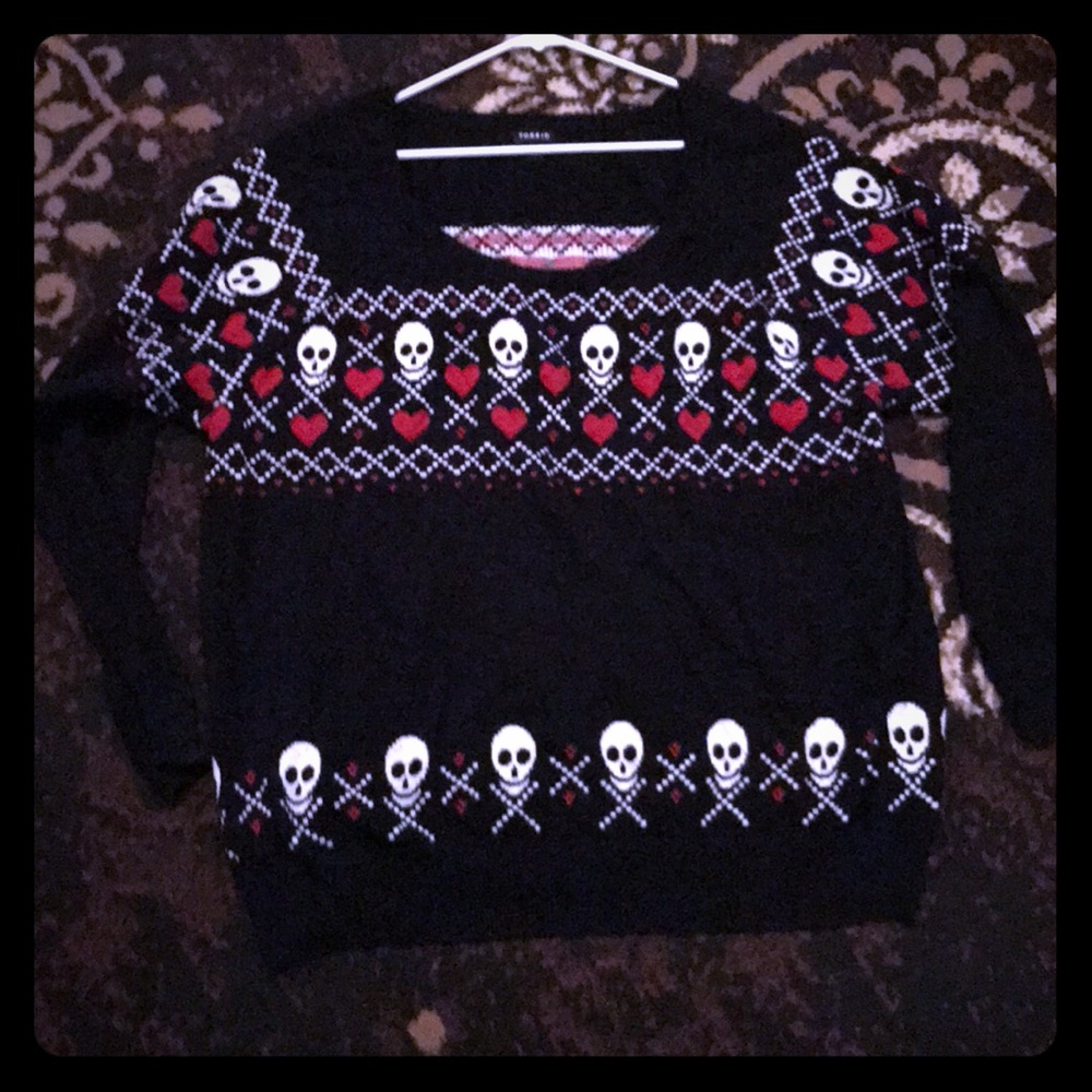 Skull sweater. Extremely soft